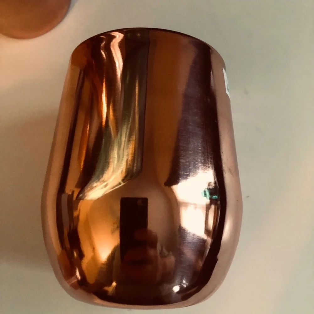 Copper cocktail shaker and two copper cups to shake your drinks up, - Picture 2 of 12